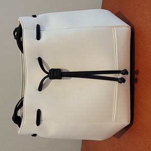 Von Holzhausen The Bucket Crossbody